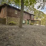 Pet-Friendly Raystown Lakefront Cabin With Bbq Grill
